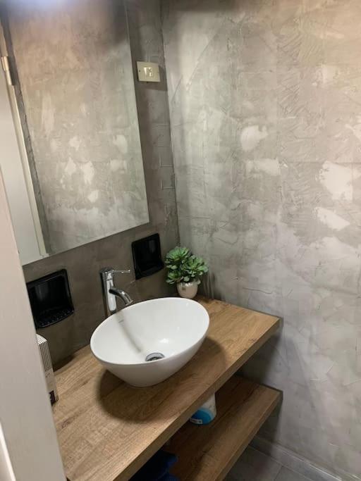 Апартаменты Milano Besana Rent House Экстерьер фото